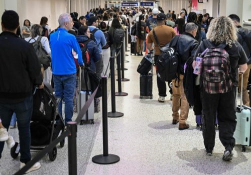 Agenci służb imigracyjnych pomogą funkcjonariuszom TSA przy zapewnieniu bezpieczeństwa na lotniskach