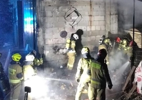 Pożar przy piekarni. Ogień pojawił się późnym wieczorem