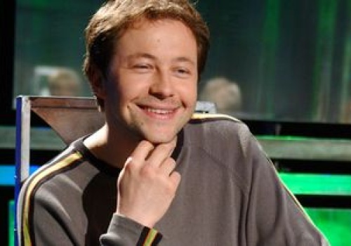 Jego głos wielu może kojarzyć. Prywatnie związany był ze znaną aktorką