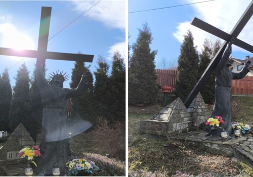 Golgota Beskidów: Stacja II — Przyjęcie krzyża