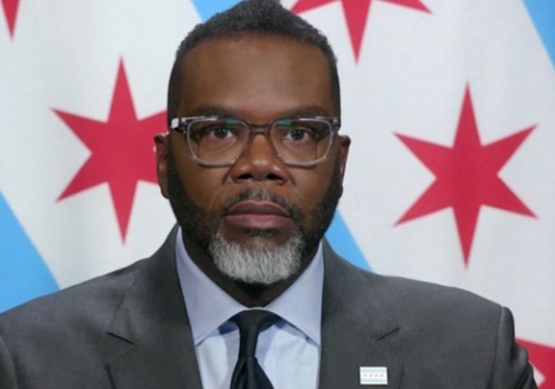 Burmistrz Brandon Johnson potwierdza: 75 agentów ICE pojawi się na chicagowskim lotnisku O’Hare