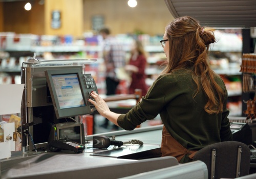 Już co drugi Polak dorabia. Powody mówią wiele o stanie gospodarki