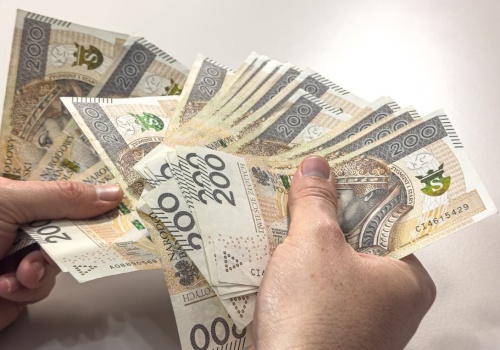 12 700 zł brutto i brak doświadczenia. Ta praca przyciąga wzrok, rekrutacja właśnie trwa