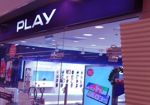 Play miał 975 mld zł EBITDAaL przy 2,75 mld zł przychodów w IV kw. 2025