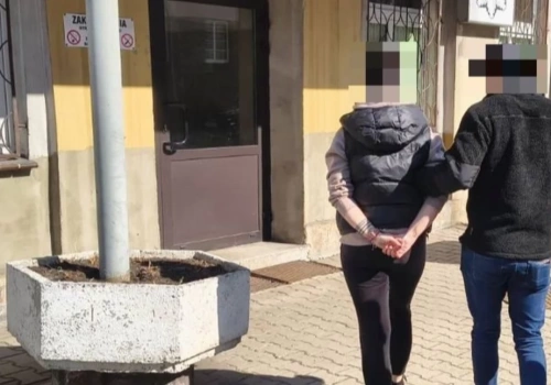 Podrabiana odzież na giełdzie w Jeleniej Górze. 47-latka zatrzymana