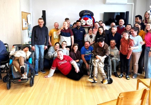 Policjant z wizytą w Środowiskowym Domu Samopomocy