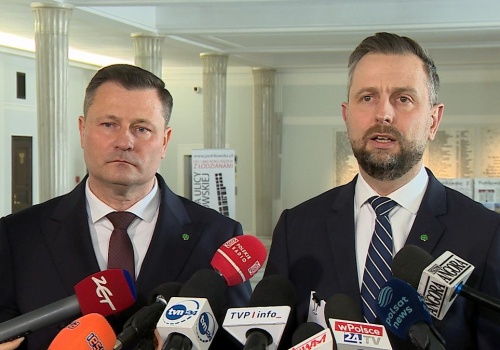 Ruch szefa MON ws. prezydenckiego projektu. 