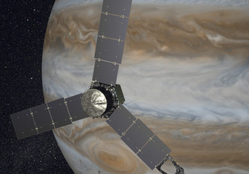 NASA chce wyłączyć sondę, która odkryła „superbłyskawice” na Jowiszu