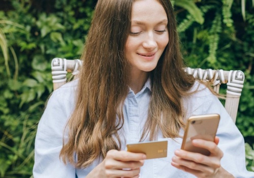 Rodzice śledzą każde 5 zł wydane przez dziecko. Najmłodsi nie mają żadnej wolności