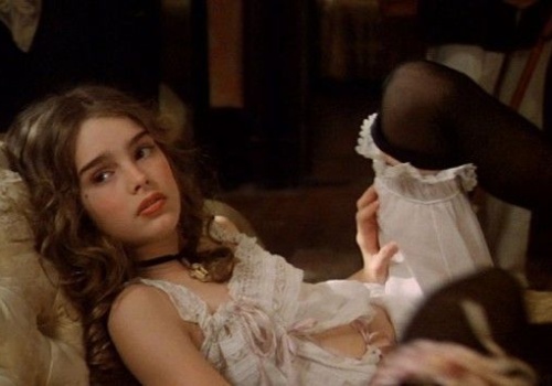 Dlaczego branża beauty chce, żeby kobiety wyglądały jak małe dziewczynki?