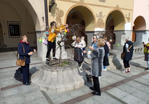 Tysiące pisanek na tarnowskich placach i skwerach