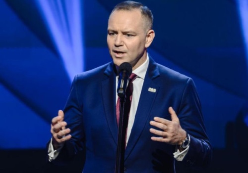 Kalkulator Nawrockiego już działa. Obiecuje nawet 1300 zł mniej za prąd. Wrzuć rachu…