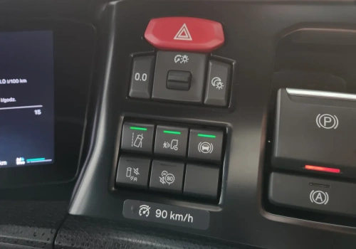 Ponad połowa kierowców ciężarówek wyłącza systemy elektroniczne – wyniki badania