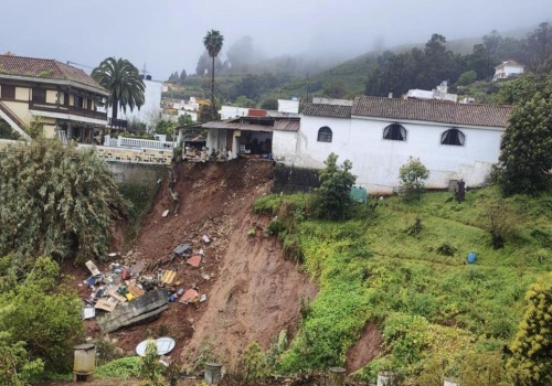 Stan wyjątkowy na Gran Canarii. Restauracja zawaliła się po ulewach