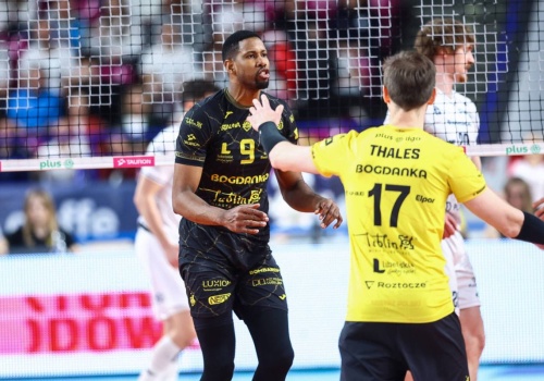 Co za mecz w Lidze Mistrzów! Zaczęło się od lania. Wilfredo Leon cierpiał