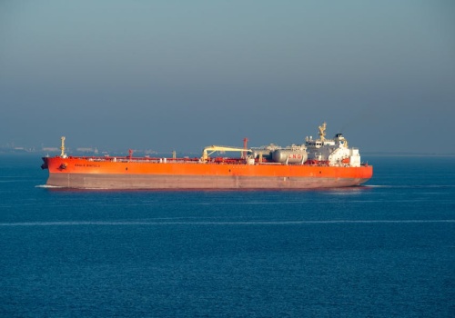 Co jeśli konflikt na Bliskim Wschodzie się przedłuży? Ceny ropy, inflacja i ryzyko recesji