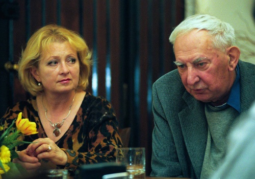 Zaczęło się od wpadki i odmowy. Nikt nie wierzył w ten związek. Przetrwali wszystko