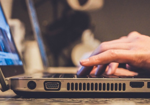 Grupa WP miała 130,73 mln zł straty netto, 124,86 mln zł zysku skoryg. EBITDA w IV kw.