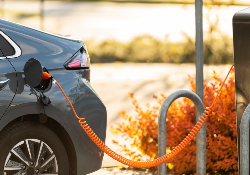 Nawet 170 tys. zł rabatu na elektryki. Dealerzy walczą o klientów w Polsce