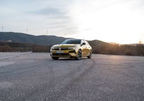 Pierwsza jazda: Opel Astra L po liftingu – rozsądek (wreszcie) doszedł do głosu