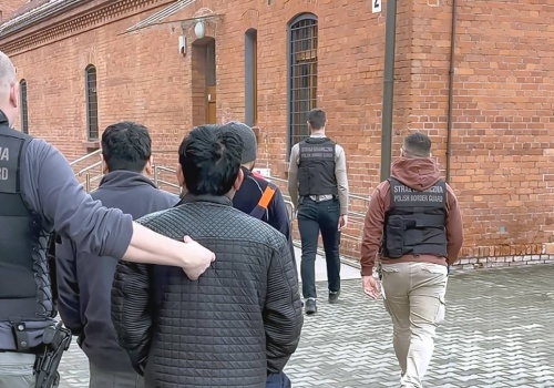 Cudzoziemcy w błędnym kole: państwo ich wpuszcza, system wyrzuca. „Nikt nie wygrywa”