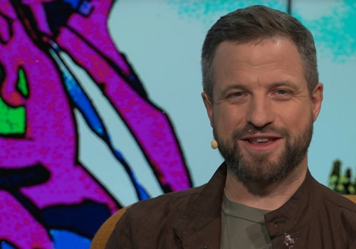 Anglik przyjechał do Polski. 