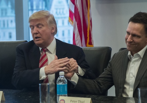 Technologia dla krów budzi niepokój. Kontrowersyjny miliarder inwestuje w obroże AI