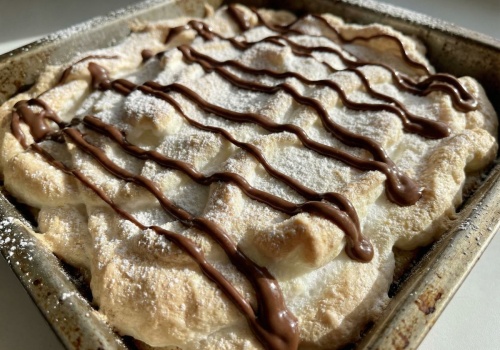 Niebiańskie Chmury robię zawsze tak samo. Dodaję ten składnik do śmietany i znika w mgnieniu oka