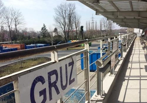 Lamusownia Kraków: dlaczego jest jedna kolejka? Mieszkańcy pytają, MPO odpowiada