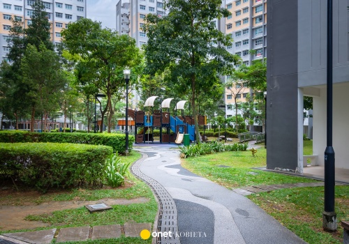 Uważaj, co sadzisz w ogródku pod blokiem. Za te rośliny możesz dostać mandat