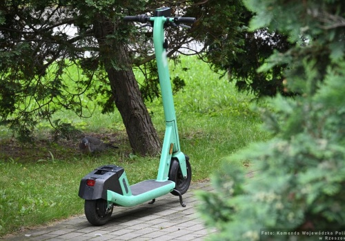 Kask to nie wstyd, to polisa na życie. 15-latek na hulajnodze potrącony przez Mercedesa