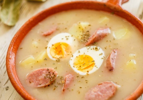 Ten żurek wielkanocny wychodzi idealny. Sekret tkwi w jednym, niepozornym składniku