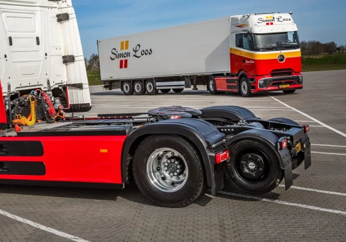 Bardzo wąska oś wleczona dla eActrosa – pierwsze egzemplarze trafiają do pracy