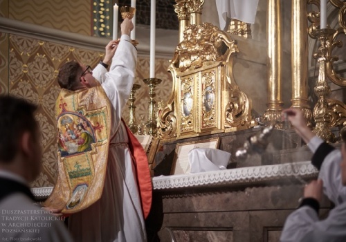 „Potrzebne jest nowe spojrzenie”. Leon XIV wzywa francuskich biskupów do włączenia tradycyjnych katolików