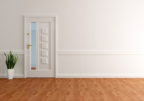 Jak wybrać drzwi wewnętrzne do nowoczesnego mieszkania? Praktyczne wskazówki