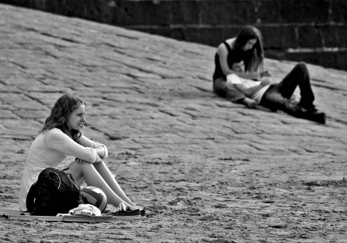 Kryzys bliskości w dobie algorytmów. O paradoksach współczesnych relacji 