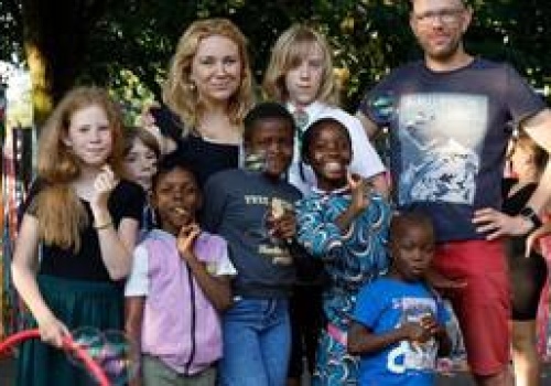 Dzieci z Kenii, Brazylii i Maroka gośćmi wrocławskiego Lelenfant. Poszukiwane są rodziny, które ugoszczą je w swoich domach