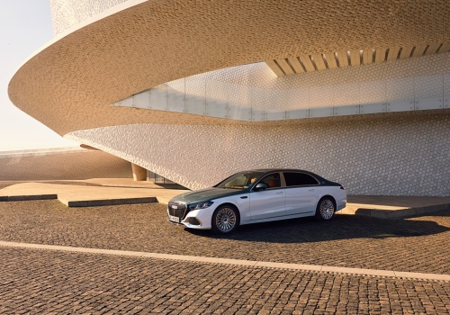 Szyk przez duże S. Dokładnie Mercedes-Maybach S