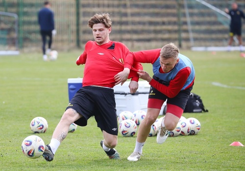 Piłkarze Korony już trenują. Dobre humory dopisywały