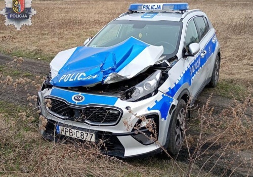 Pościg za… traktorem. 68-latek staranował radiowóz!