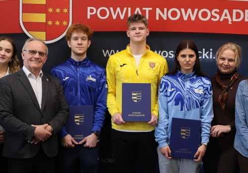 Młodzi mistrzowie z Marcinkowic podbijają świat! Sądeccy saneczkarze na podium i w kadrze narodowej