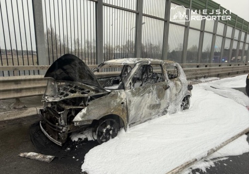 Pożar auta na S8 pod Warszawą Suzuki spłonęło doszczętnie