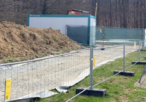 Budowa tężni stoi. PINB ukarał kierownika budowy