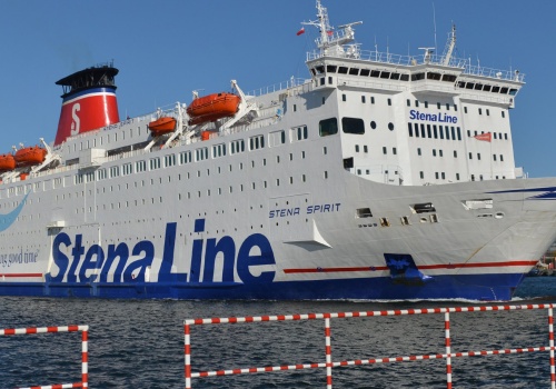 Opóźnienia w kursowaniu promów. Ruch blokuje uszkodzona jednostka