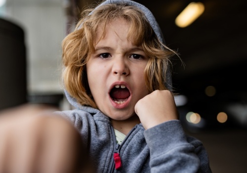 Jak reagować na agresję dzieci? 