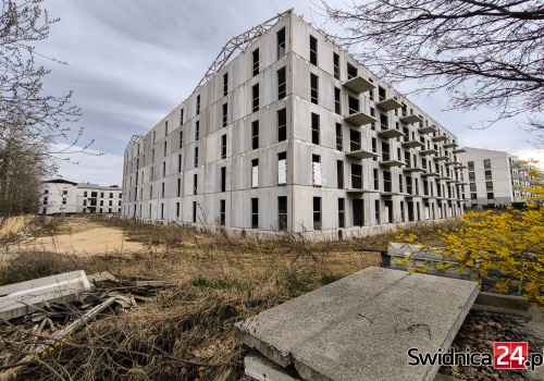 Od czterech lat czekają na swoje mieszkania. Oszukani mobilizują się, by ukończyć inwestycję