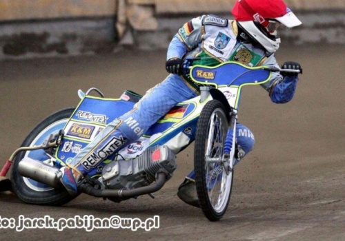 Kibice Włókniarza pamiętają Szombierskiego. “Szumina” wyszedł z więzienia i chce znów ścigać się na żużlu