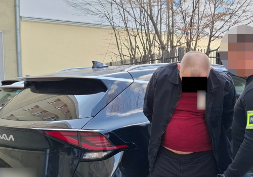 Namierzyli go w warszawskim hotelu. 