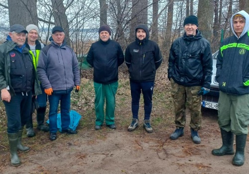 Sprzątali okolice Jeziora Słupeckiego