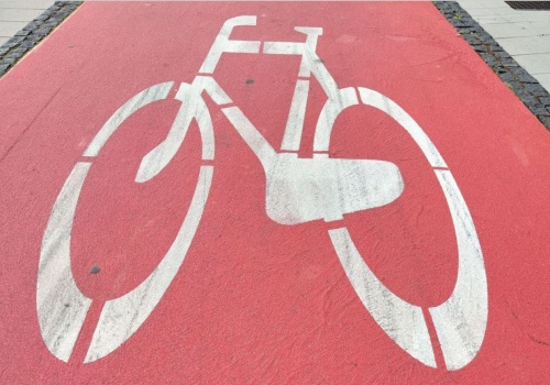 Remont Alei Pokoju ruszył. Piesi i rowerzyści muszą uważać